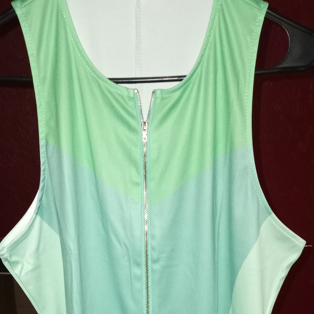 Summer playsuit - Picture 2 of 4